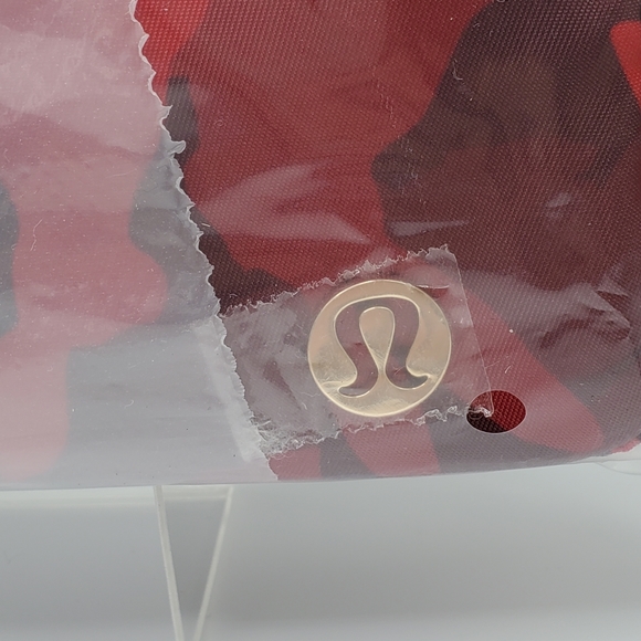 BNWT Rare Lululemon New Year Everywhere Belt 1L - Picture 3 of 14